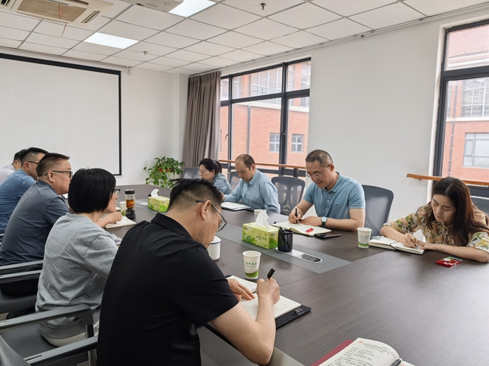 稅企聯(lián)動(dòng)促發(fā)展 精準(zhǔn)服務(wù)助三農(nóng) —淮南市第二稅務(wù)分局赴淮糧集團(tuán)開(kāi)展夏糧收購(gòu)稅務(wù)專(zhuān)項(xiàng)調(diào)研
